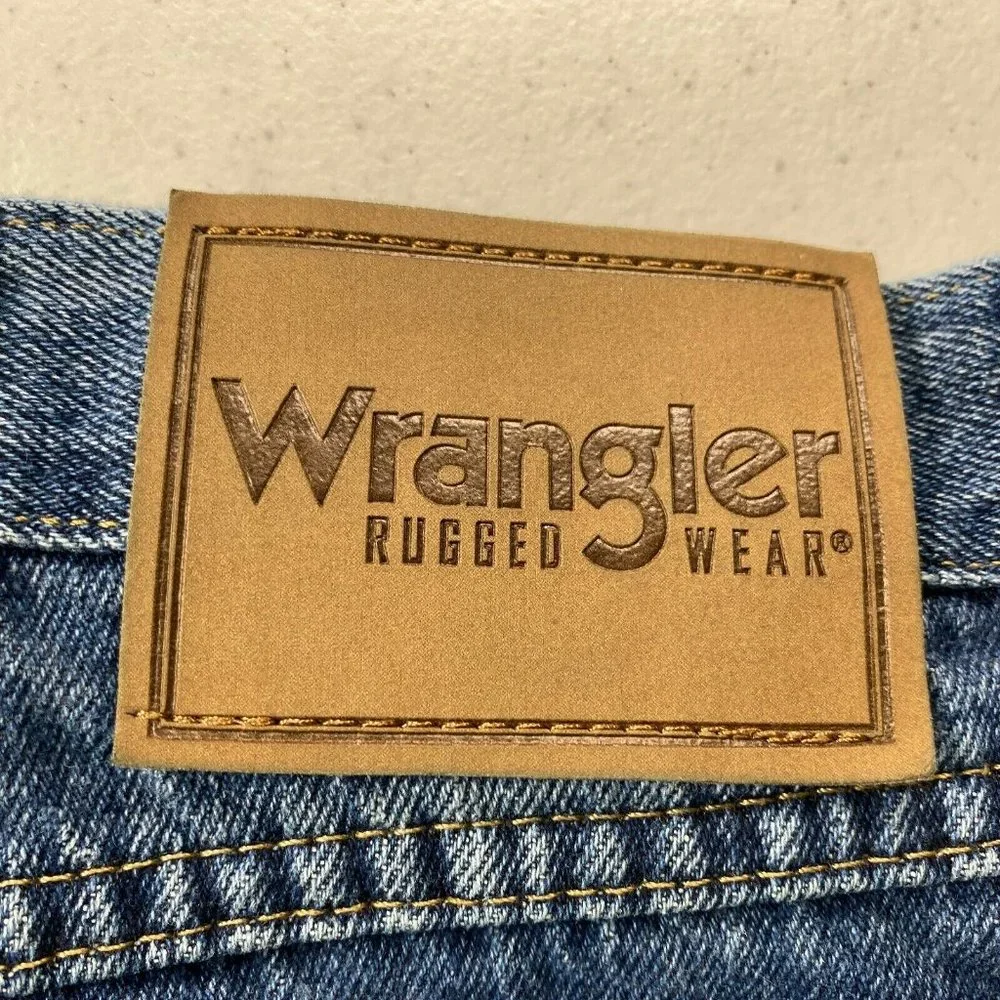 Wrangler Rugged Wear Jeans 44 X 30 Straight Leg